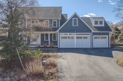 394 Davis Rd 1