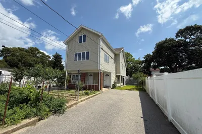 54 Pleasant St #B 1