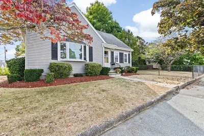 35 Plain St