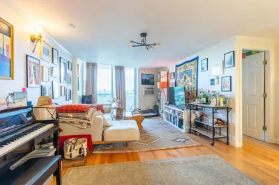 19 Winchester St #806 1