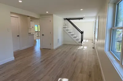 37 Karen St 1