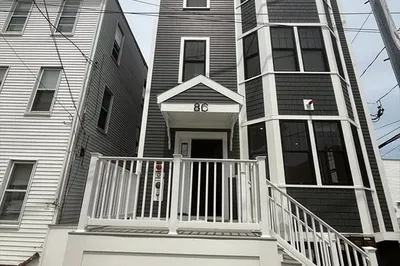 8c Ford St #3