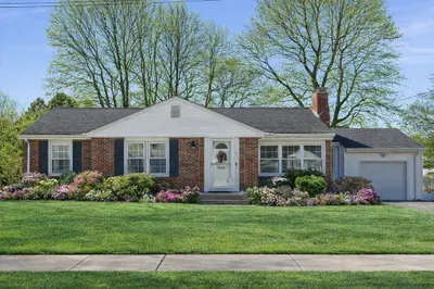 8 Westmont Rd
