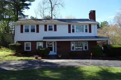 2 Lantern Ln