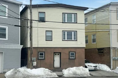 366 Alden St 1