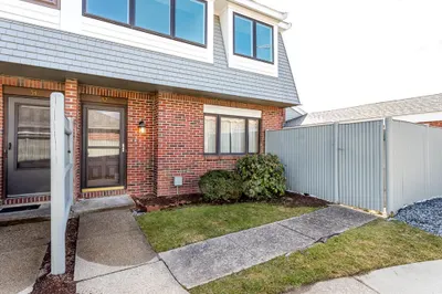52 Rosewood Dr #52 1