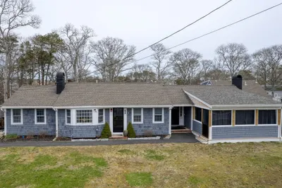 44 Howes Rd