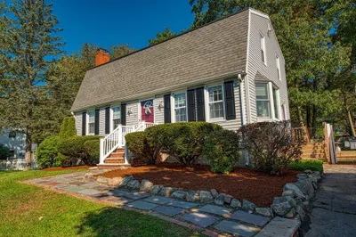 90 Rangeley Ave