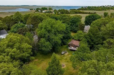 11 Island Park Rd 1