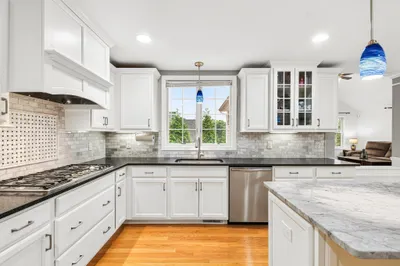 14 Longbrook Dr 1