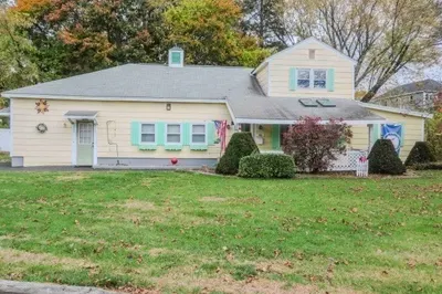 40 River St