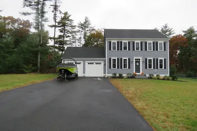 33 Cobblestone Ln