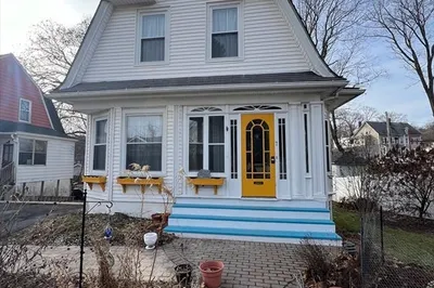 7 Blaine Ave 1