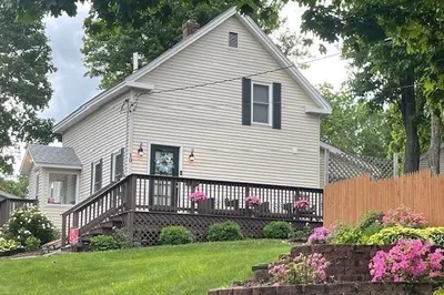 10 Cedar St