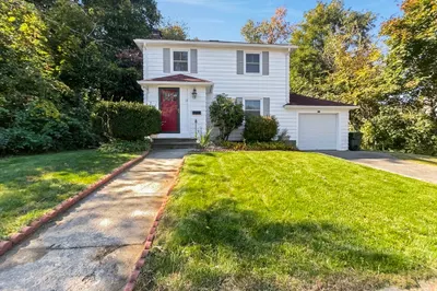 18 Bryn Mawr Ave 1