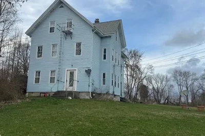 352 Main St