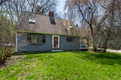 6 Pine Woods Rd
