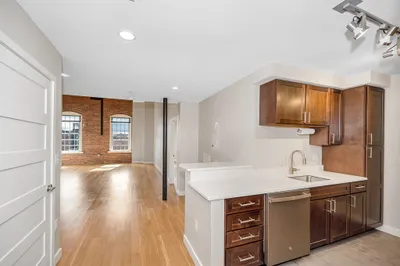 130 John St #559 1