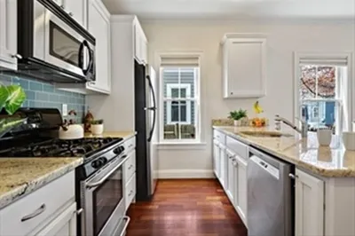 35 Magnolia Ave #2