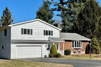 46 Hallen Ave