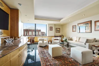 65 East India Row #21G