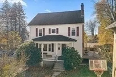 21 Edwards St