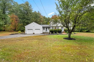 33 Daniels St