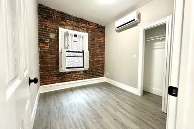 22 Pompeii Street #1