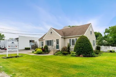 841 Main St 1