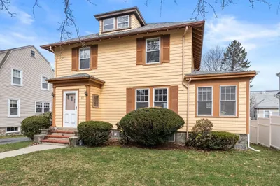 65 Russett Rd 1