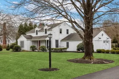 6 Woodland Dr