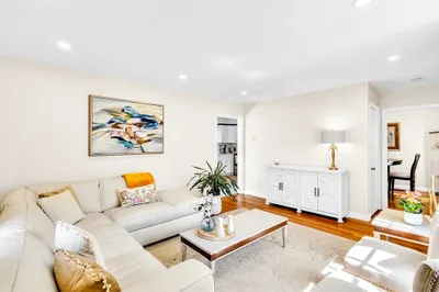 18 Mayflower Rd 1