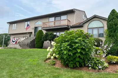 5 Wolf Hill Dr 1