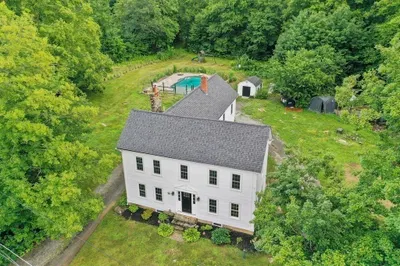 235 Manchaug Road 1