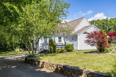 69 Pine Grove Ave 1