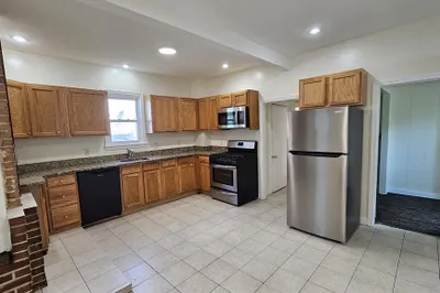182 Proctor Ave #1