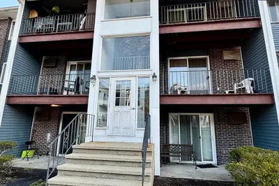 7 Woodcrest Court ##4 1