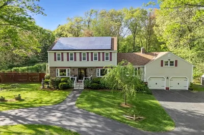 325 Old Westford Rd 1