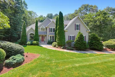31 Hockanum Rd 1