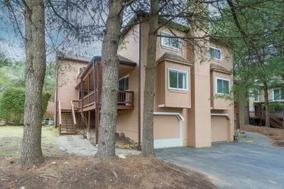 208 Captain Eames Cir #208 1
