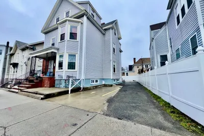 493 Summer St 1