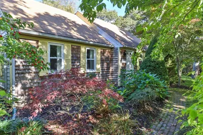 325 Squanto Rd 1