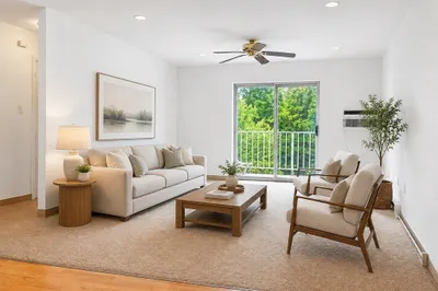 25 Greentree Lane #43