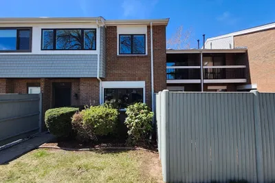 228 Greenbrook Dr #228 1