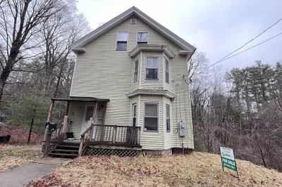 56 Shelter St 1