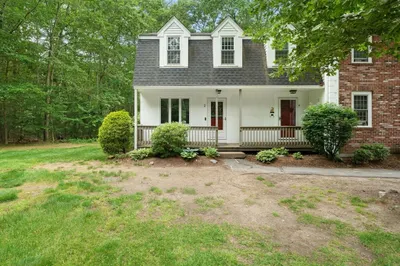 2 Colonial Dr #2