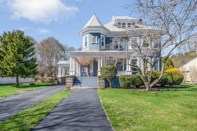52 Oak St 1