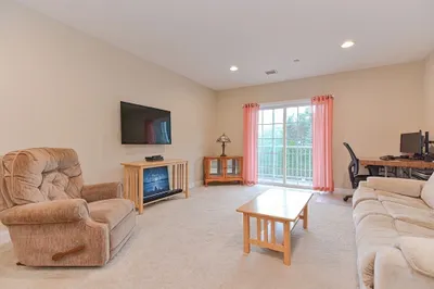 2207 Briarwood Vlg #2207 1