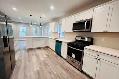 26 Crescent St #26 1