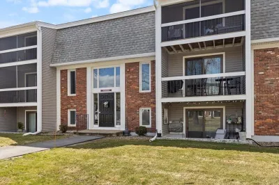 15 Foundry St #D12 1